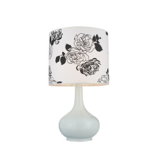 Lámparas modernas de la tabla de la resina de la lámpara de la flor para el dormitorio (GT8330-1)